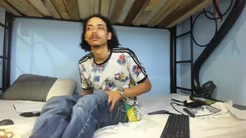 Snapshot of santiagoxxxtreme_ chatting on 01.23.25 Santiago online show from 01.23.25