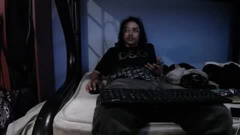 Snapshot of santiagoxxxtreme_ chatting on 02.05.25 Santiago online show from 02.05.25