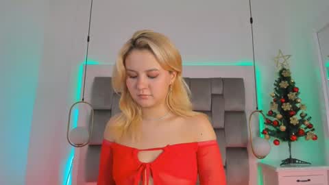 Snapshot of sara__williams chatting on 12.02.24 Sara online show from 12.02.24