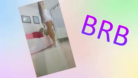 Snapshot of sara_carmona chatting on 10.17.25 SARA online show from 10.17.25