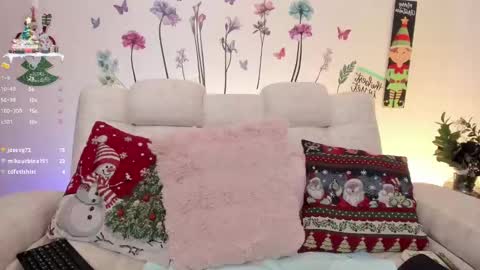 Snapshot of sara_crowe chatting on 12.23.24 Sara Crowe online show from 12.23.24