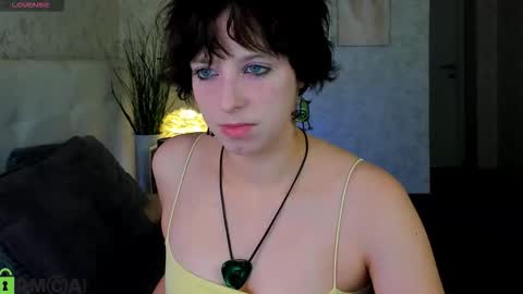 Sarah online show from 11.04.25