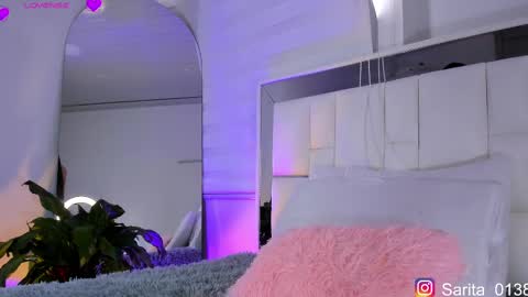 Snapshot of sara_goddess01 chatting on 09.16.25 Sara online show from 09.16.25