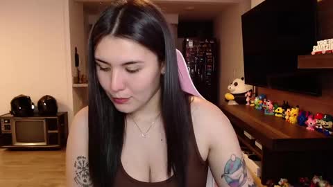 Snapshot of sara_sunrise_ chatting on 12.11.24 Sara online show from 12.11.24