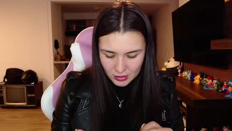 Snapshot of sara_sunrise_ chatting on 03.05.25 Sara online show from 03.05.25