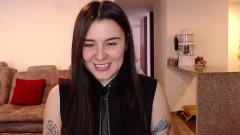 Snapshot of sara_sunrise_ chatting on 10.31.25 Sara online show from 10.31.25