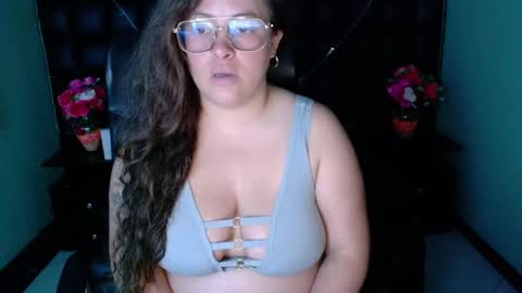 Snapshot of sara_thonson_ chatting on 12.27.24 sara_thonson_ online show from 12.27.24