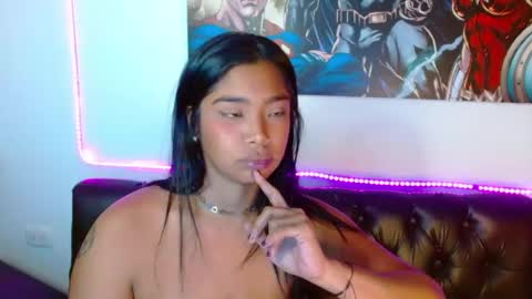 Snapshot of saraapril_1 chatting on 12.27.24 SARAHGIL online show from 12.27.24