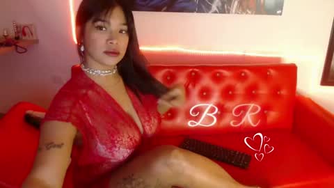 Snapshot of saraapril_1 chatting on 12.29.24 SARAHGIL online show from 12.29.24