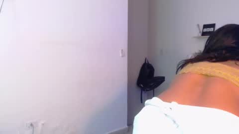 Snapshot of saraapril_1 chatting on 02.05.25 SARAHGIL online show from 02.05.25