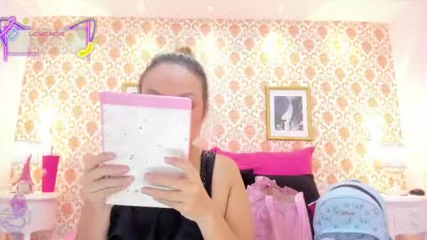 SaraAvila  online show from 11.12.25