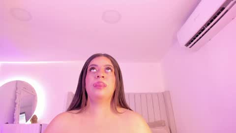 Sarah Bonneth online show from 02.02.25