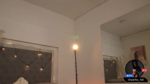 Snapshot of sarah_hiill chatting on 10.11.25 online show from 10.11.25