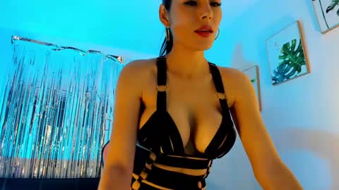 Snapshot of sarah_perez1 chatting on 03.07.25 INSTAGRAM...sarah22 p online show from 03.07.25