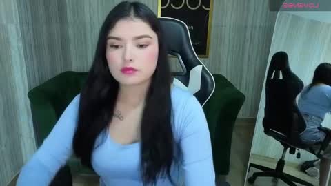 Snapshot of sarah_rouse_t chatting on 11.10.25 Rouse online show from 11.10.25