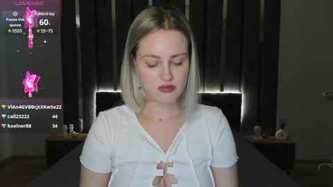 Snapshot of sarah_soul chatting on 02.02.25 Sarah online show from 02.02.25