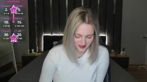 Snapshot of sarah_soul chatting on 02.04.25 Sarah online show from 02.04.25