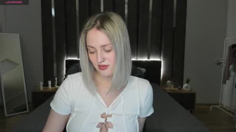 Snapshot of sarah_soul chatting on 02.05.25 Sarah online show from 02.05.25