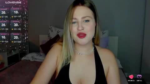 Snapshot of sarah_soul chatting on 10.02.25 Sarah online show from 10.02.25