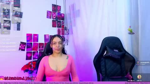 Snapshot of sarahandzack chatting on 09.29.25 Sarah Zack online show from 09.29.25