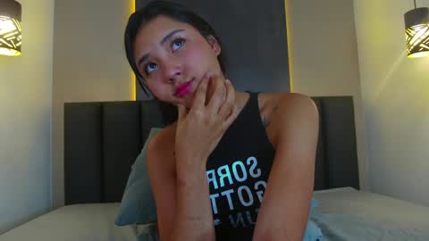 Snapshot of sarahevans__ chatting on 01.17.25 Sarah Evans online show from 01.17.25