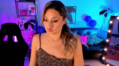 Divine Sarah NONUDE model online show from 12.13.24