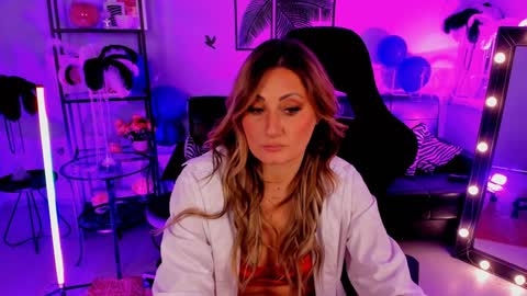 Divine Sarah NONUDE model online show from 12.14.24