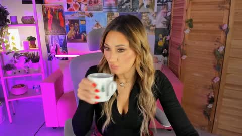 Divine Sarah NONUDE model online show from 12.21.24