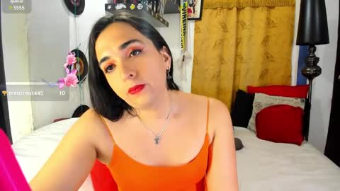 Snapshot of sarahjey chatting on 01.15.25 SARAHJEY online show from 01.15.25