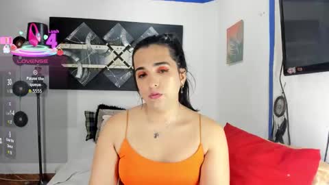 Snapshot of sarahjey chatting on 09.09.25 SARAHJEY online show from 09.09.25
