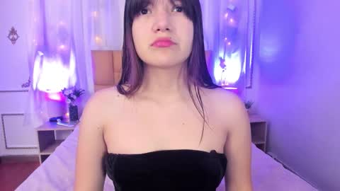 Snapshot of saralennox chatting on 12.02.25 Sara online show from 12.02.25