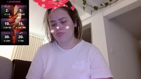 Snapshot of saramartinez100 chatting on 09.14.25 sara martinez online show from 09.14.25