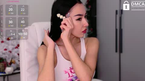 Snapshot of saranmia chatting on 01.20.25 Mia online show from 01.20.25