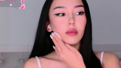 Snapshot of saranmia chatting on 10.17.25 Mia online show from 10.17.25