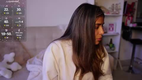 Snapshot of saraparisi_ chatting on 10.16.25 Sara online show from 10.16.25