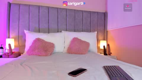 Snapshot of sarigarcia chatting on 12.23.24 Sara Garcia online show from 12.23.24