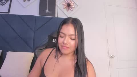 Snapshot of sarita_hills chatting on 01.11.25 Sara online show from 01.11.25