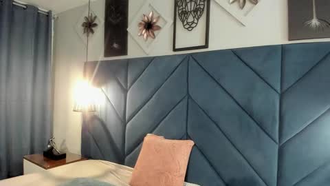 Snapshot of sarita_hills chatting on 02.18.25 Sara online show from 02.18.25