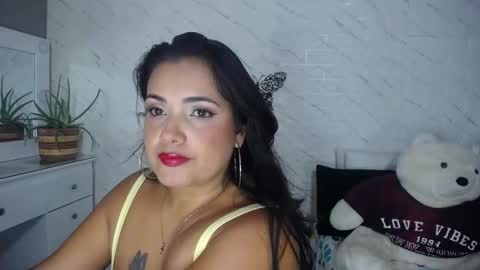 Snapshot of saritatellez chatting on 12.11.24 Sarita Tellez online show from 12.11.24