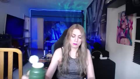 Snapshot of saruandjay chatting on 11.20.25 Giselle and Jay online show from 11.20.25