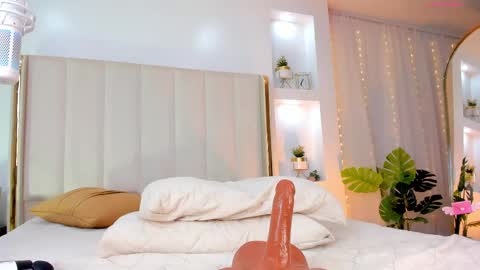Snapshot of sary_hott chatting on 02.14.25 My Name Is Sara C. Welcome online show from 02.14.25