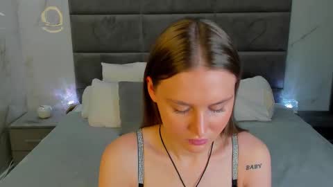 sasha  meow online show from 11.17.25