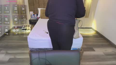 Snapshot of sasharosee2 chatting on 09.26.25 S A S H A R O S E online show from 09.26.25