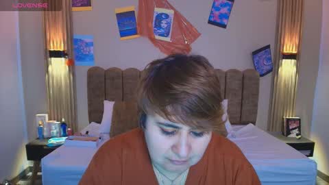 Snapshot of sasharosee2 chatting on 10.02.25 S A S H A R O S E online show from 10.02.25