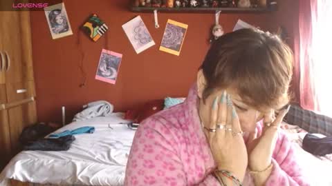 Snapshot of sasharosee2 chatting on 10.09.25 S A S H A R O S E online show from 10.09.25