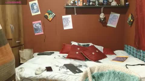 Snapshot of sasharosee2 chatting on 10.15.25 S A S H A R O S E online show from 10.15.25