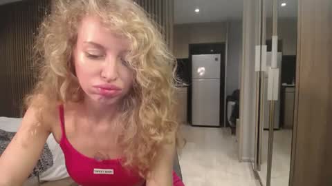 Sasha online show from 10.15.25