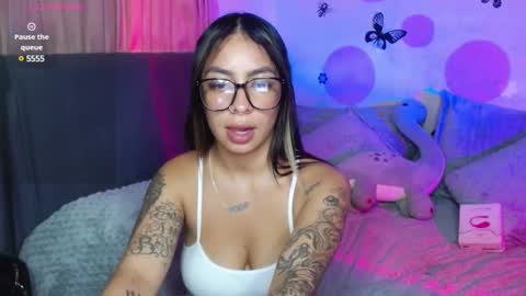 Snapshot of sashaweb chatting on 02.20.25 Sasha Independent model online show from 02.20.25