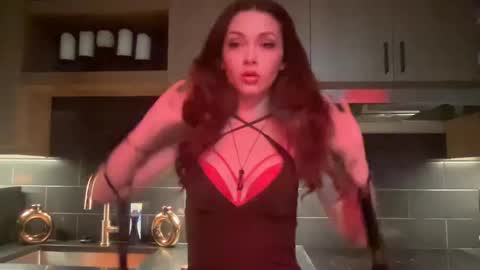 Snapshot of saskiajuedes chatting on 10.12.25 saskia online show from 10.12.25