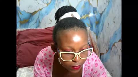 Snapshot of sassypleasure4u chatting on 10.13.25 angel online show from 10.13.25